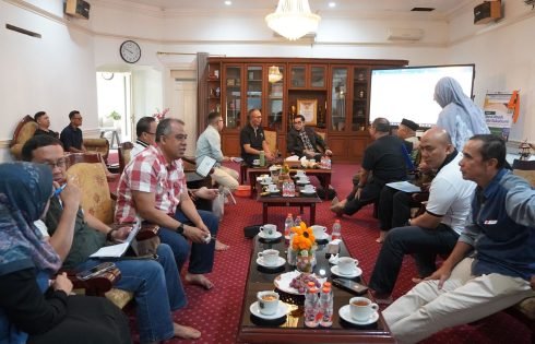 Wali Kota Sukabumi Pimpin Rapat Implementasi Optimalisasi Pajak Daerah