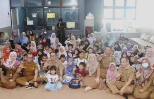 Tingkatkan Minat Baca Sejak Dini, Dinas Perpustakaan dan Arsip Daerah Kab. Sukabumi Gelar Kegiatan Tandem Baper