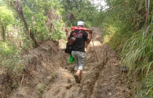 Potret Suram Masyarakat Petani Sukabumi Selatan, Puluhan Tahun Tanpa Akses Jalan Memadai