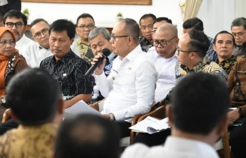 Ayep Zaki, “Prioritas Pengalokasian APBD Tahun 2025 Untuk Pembangunan Infrastruktur,”