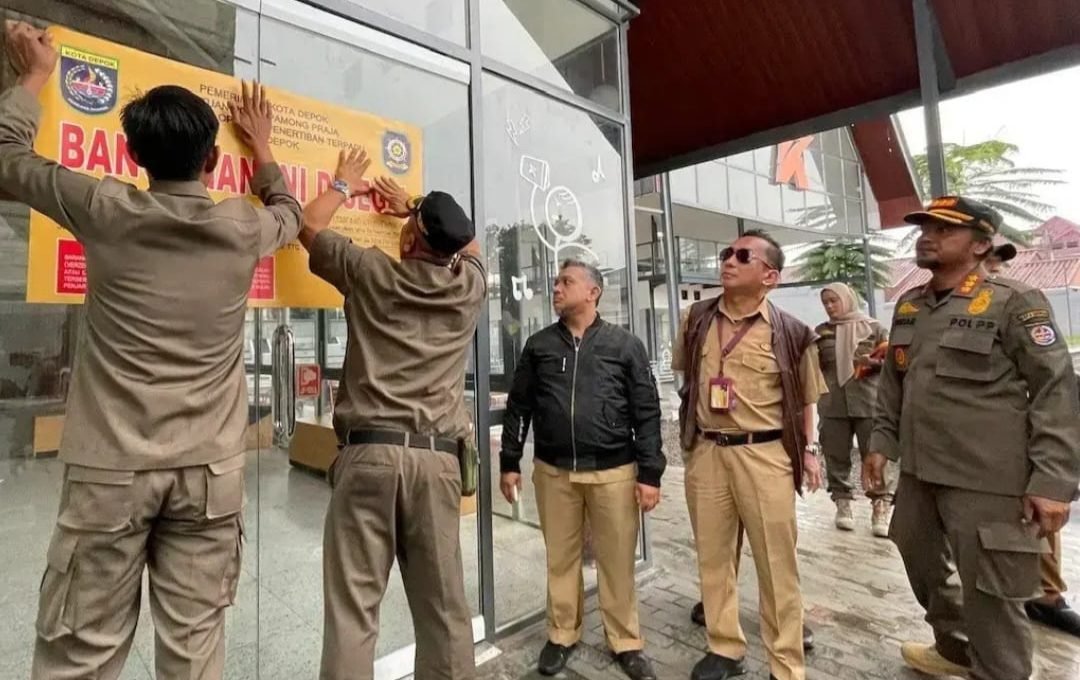 Tak Kantongi Izin, Komitmen Tegakan Perda, Koat Coffee , Disegel Satpol PP Kota Depok