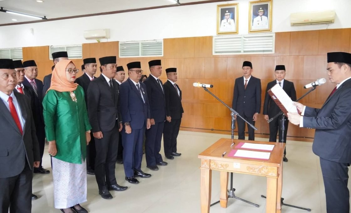 Kepala Kantor BPN Kab. Sukabumi Lantik 21 Camat Sebagai PPATS