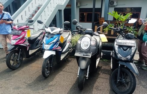 Dua Tersangka Pencurian R2 Berhasil Ditangkap, 4 Unit Sepeda Motor Diamankan