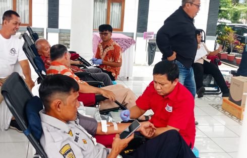Komunitas Doervoer Gelar Bakti Sosial Donor Darah dan Saluran Santunan