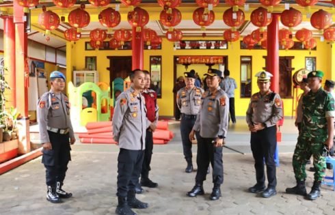 Pastikan Imlek Berjalan Aman dan Lancar, Polres Metro Depok Turun Langsung ke  Vihara