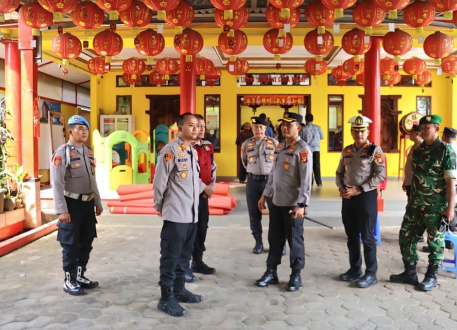 Pastikan Imlek Berjalan Aman dan Lancar, Polres Metro Depok Turun Langsung ke  Vihara
