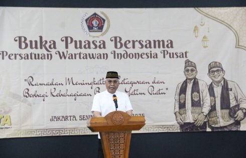 PWI Adakan Buka Puasa Bersama Yatim Piatu