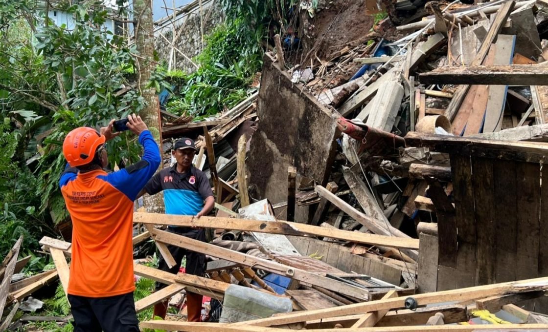DPUTR Diduga Abai Lakukan Perbaikan Pasca Bencana Alam Pergerakan Tanah di Jalan Sriwidari