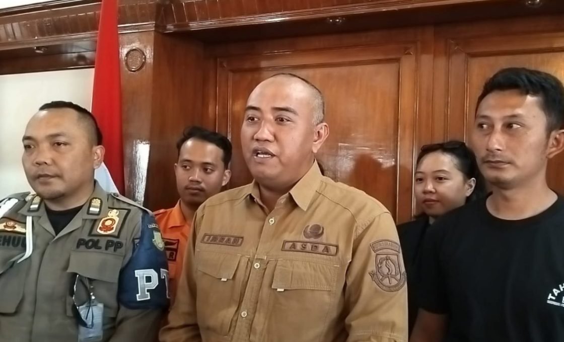 Gaji Tak Kunjung Dibayarkan, Puluhan P3K Paruh Waktu Datangi Balaikota Sukabumi