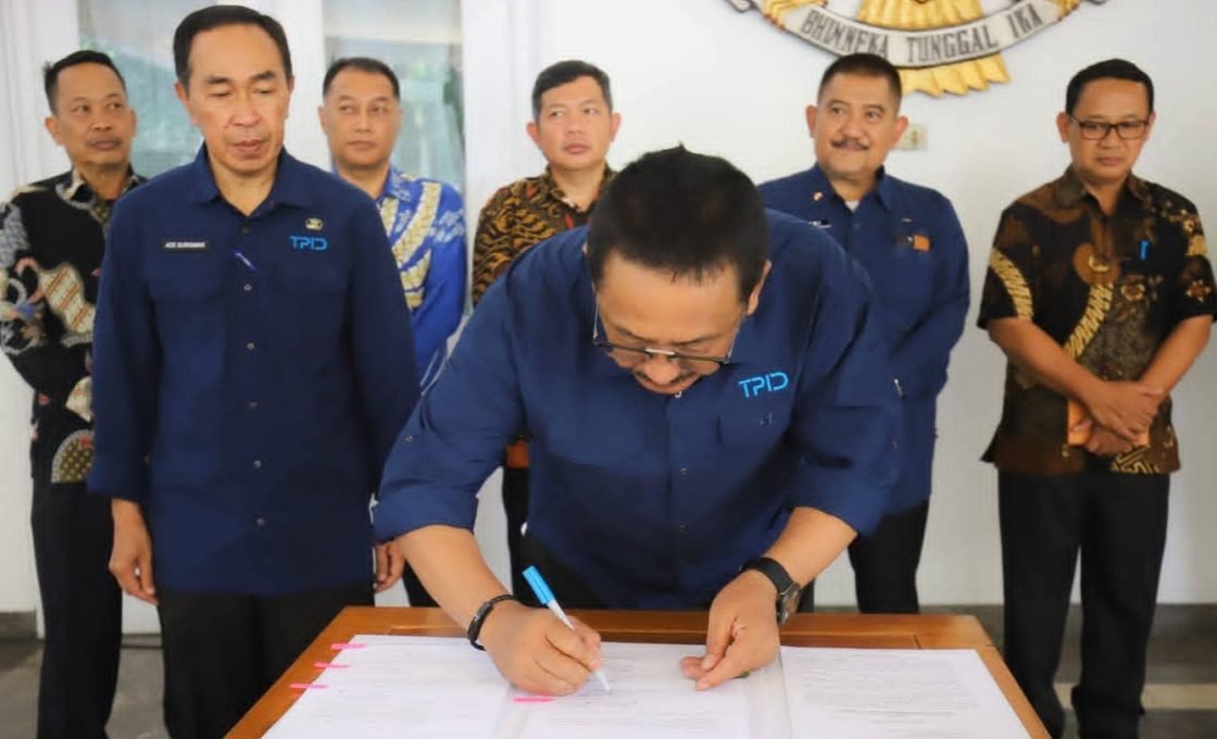 Bupati Sukabumi Luncurkan Mobil Sabumi