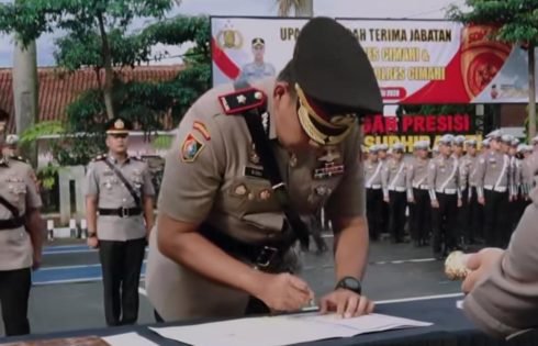 Jabatan Wakapolres dan Kasat Lantas Polres Cimahi Diserahterimakan
