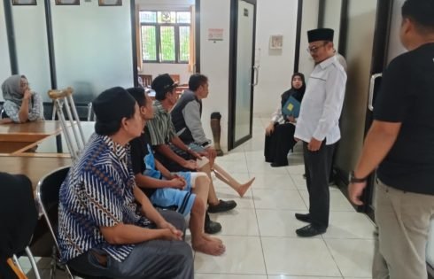 Enam Warga Disabilitas Mendapat Bantuan Kaki Palsu Dari Baznas Kab. Sukabumi