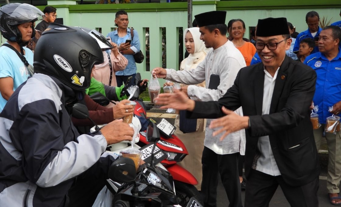Kodim 0613/Ciamis dan Gandara Grup Gelar Buka Bersama Ribuan Warga