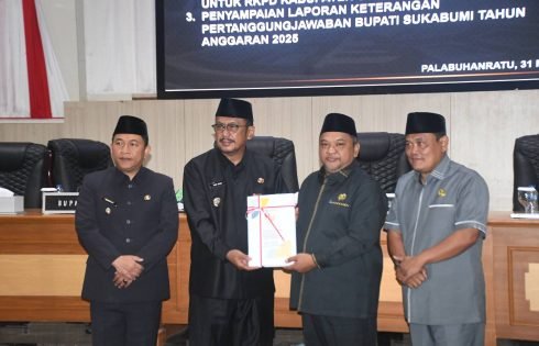 Paripurna DPRD Kabupaten Sukabumi : Capaian Makro 2025 Positif, Infrastruktur Masih Jadi Catatan