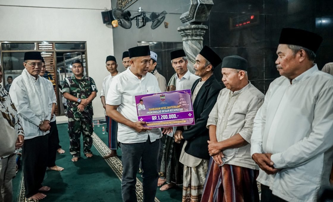 Gelar Tarawih Keliling, Bupati Ciamis Angkat Isu Moral dan Tantangan Digitalisasi