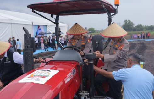 Perkuat Sinergitas TNI–Polri, Dandim 0402/OKI-OI Hadiri Penanaman Jagung Serentak Bersama Kapolri di Ogan Ilir