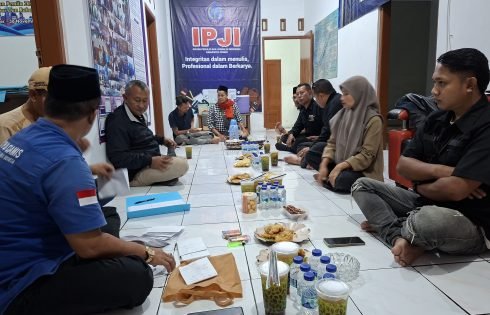 Jalin Rasa Kekeluargaan Antar Anggota, DPC IPJI Ciamis Gelar Buka Puasa Bersama