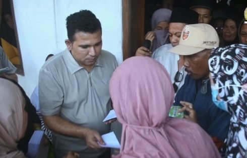 Ketua Komisi 2, DPRD Kab. Sukabumi, Hamzah Gurnita Berbagi Berkah ke Ribuan Warga Kurang Mampu Dan Anak Yatim