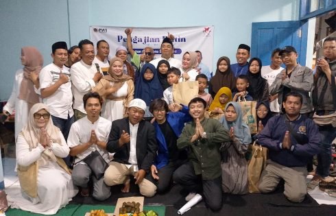 Pererat Silaturahmi di Bulan Ramadan, PWI Kota Sukabumi Gelar Acara Buka Puasa Bersama dan Santunan Anak Yatim