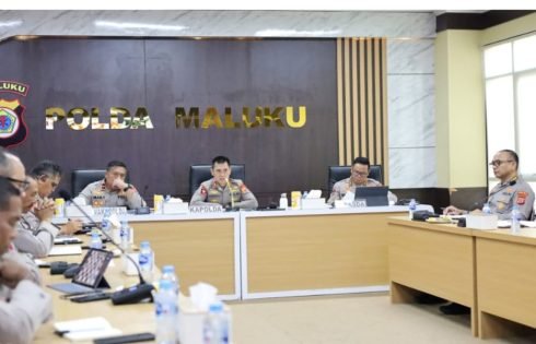 Kapolda Maluku Pimpin Rapat Kesiapan Pengamanan Paskah dan Tradisi Pukul Sapu Mamala-Morela