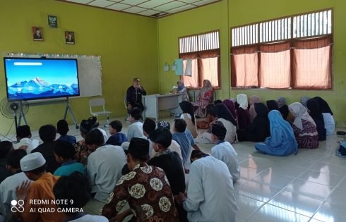 Membangun Karakter Siswa, SMPN 2 Kandis Menggelar Kegiatan Pesantren Kilat