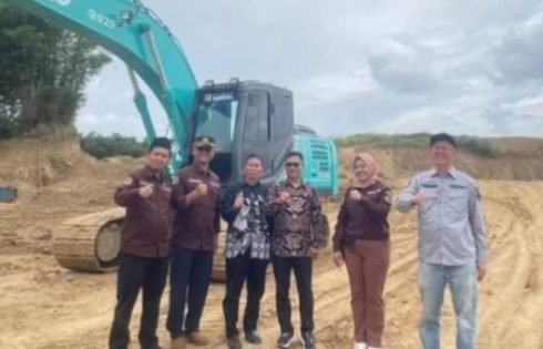 Terima Aduan Masyarakat, Komisi I DPRD Kota Sukabumi Tinjau Lokasi Proyek Pembangunan Perumahan di Limusnunggal