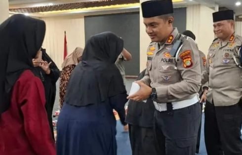 Ramadhan Penuh Berkah, Satlantas Metro Depok Hadir Berbagi Kebahagiaan Dengan Anak Yatim