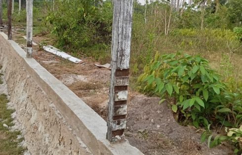 Kepala Kp. Tanjung Perepat, Rahman, Diduga Rekayasa Material Bangunan Fasilitas Publik
