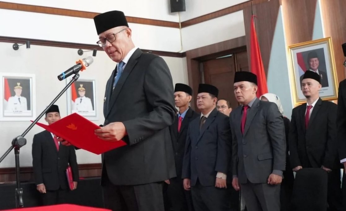 Wali Kota Sukabumi Lantik 38 Pejabat Administrator dan Fungsional