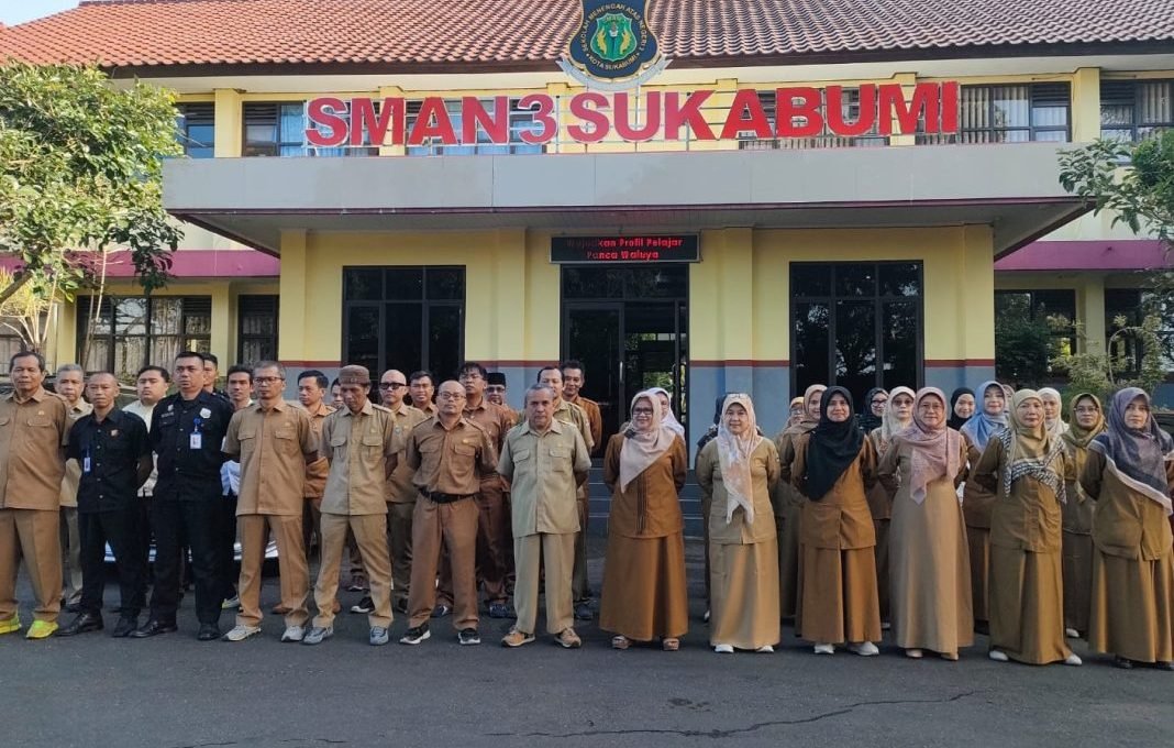 Pimpin Apel Pagi, Kepala SMAN 3 Kota Sukabumi Tekankan Disiplinitas, Kualitas Diri dan Karya, Legacy Serta Dedikasi