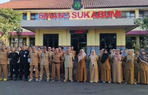 Pimpin Apel Pagi, Kepala SMAN 3 Kota Sukabumi Tekankan Disiplinitas, Kualitas Diri dan Karya, Legacy Serta Dedikasi