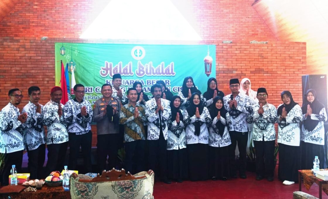 Keluarga Besar PGRI Cabang Kec. Cisaga Gelar Acara Halal Bihalal