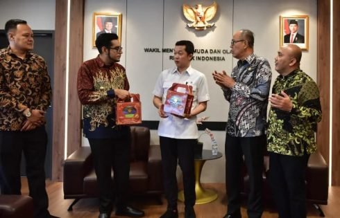 Bertemu Wamenpora, Wali Kota Sukabumi Dorong Penguatan Infrastruktur Olahraga dan Kepemudaan