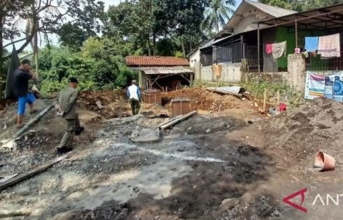 Tower Dibangun Sebelum Izin Terbit, Kecamatan Cijeruk Turun Tangan