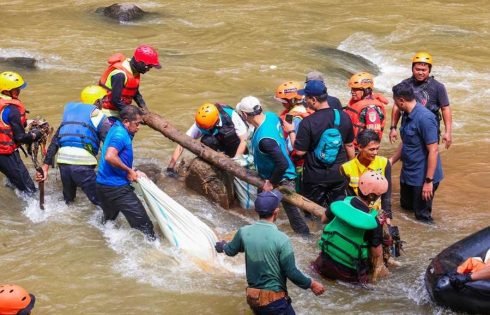 Peringati Hari Bumi, Pemkot Bogor dan PT Mitra Natura Raya Gelar Aksi Bersih Sungai Ciliwung