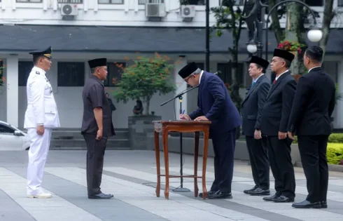 169 Pejabat di Lingkungan Pemkot. Bandung Dilantik