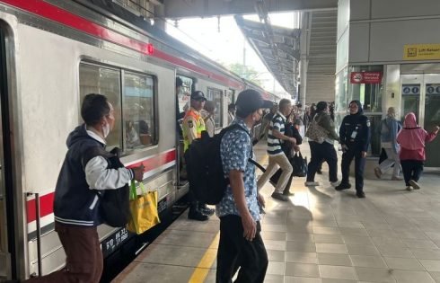 Layanan KRL Lintas Bekasi – Cikarang Kembali Normal
