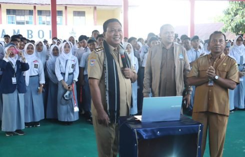 Wakil Gubernur Maluku Buka Ujian Sekolah di SMA Negeri 11 Ambon, Tekankan Pentingnya Mimpi dan Disiplin