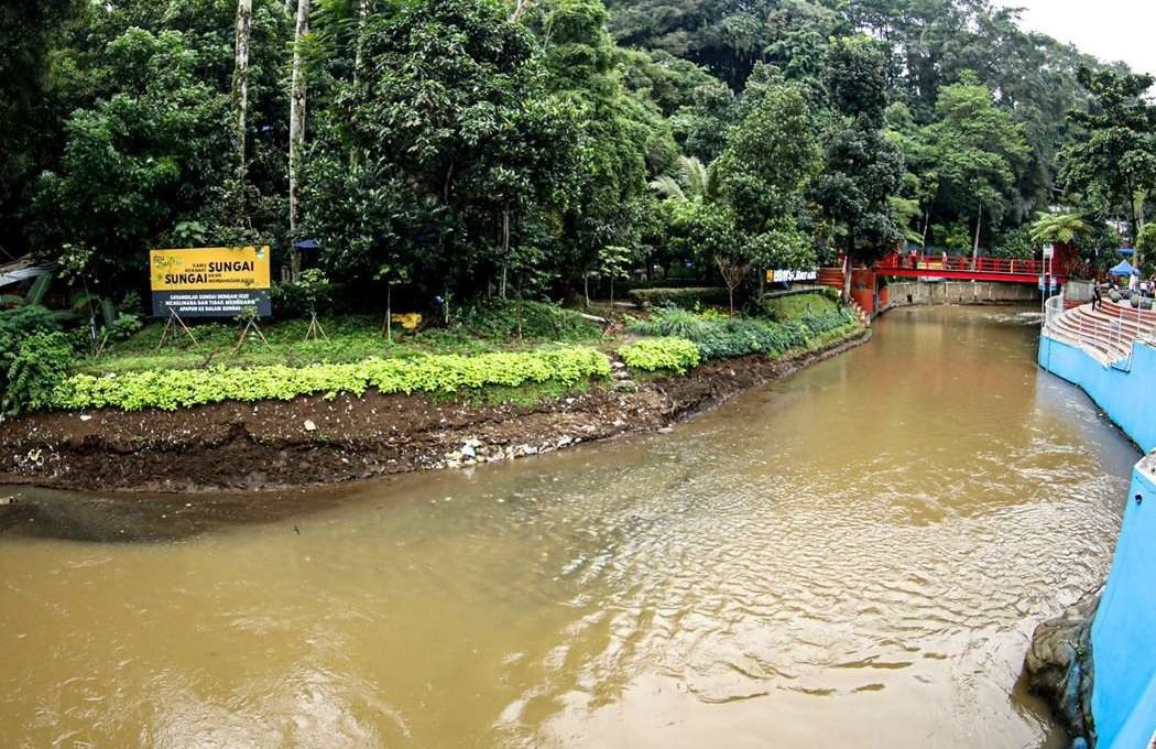 Banjir Bandung Bukan Sekadar Cuaca: Sampah Menjadi Biang Kerok, Sistem Lumpuh oleh Kelalaian Kolektif