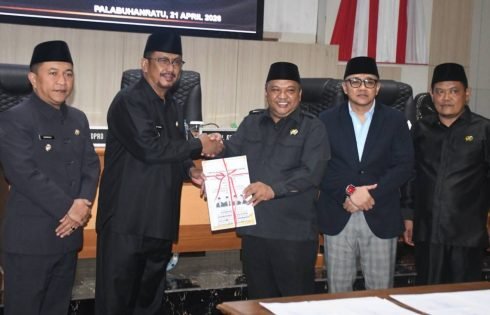 Bupati dan Wakil Bupati Sukabumi Hadiri Rapat Paripurna DPRD Dengan Agenda Penyampaian Rekomendasi Atas LKPJ Tahun 2025