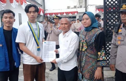 Wakil Ketua DPRD Kota Sukabumi Temui Massa PMII, Tegaskan Aspirasi Akan Ditindaklanjuti
