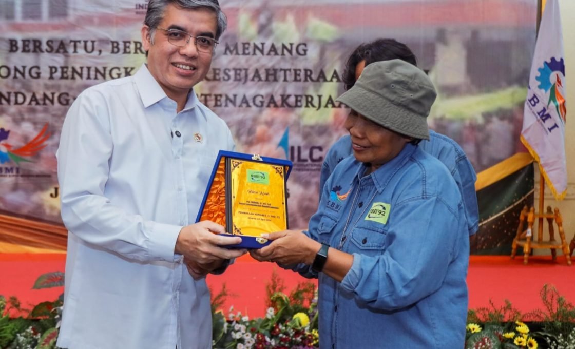 Menaker Ajak Serikat Pekerja Perkuat Kompetensi Hadapi Transformasi Kerja