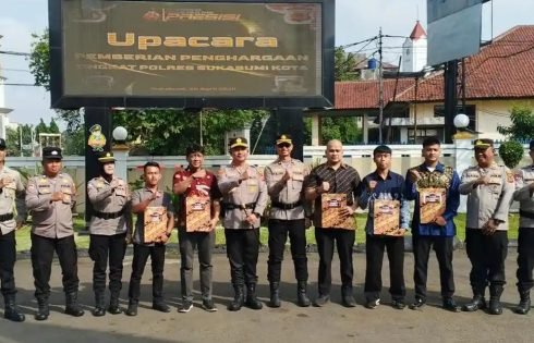 Polres Sukabumi Kota Ganjar Lima Warga Berprestasi Penjaga Kamtibmas