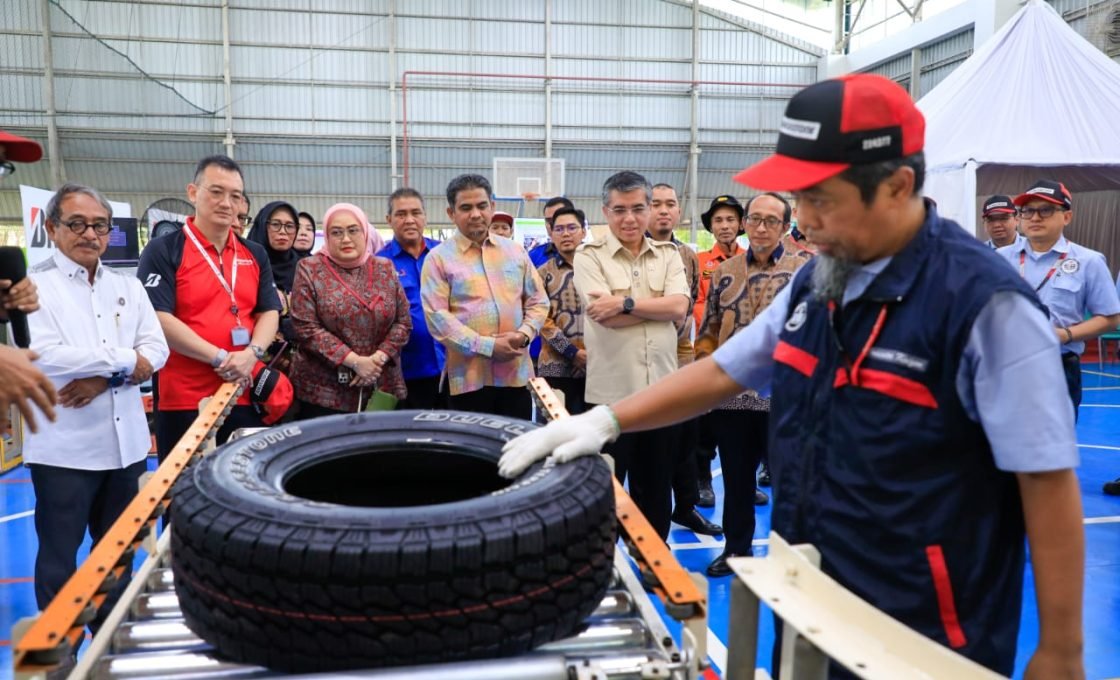 Menaker: Serikat Pekerja Bukan Lawan Perusahaan, Tapi Penjaga Hak Pekerja