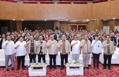 Wamenaker : Dunia Kerja Tak Hanya Lihat Ijazah, Tapi Juga Kompetensi