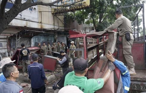 Penataan PKL Cicadas Tuntas, Farhan Pastikan Bandung Tak Lagi Toleransi Kesemrawutan