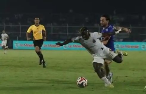 Dua Gol Dianulir, Drama Memuncak di Balik Comeback Persib Bandung atas Bhayangkara Presisi Lampung FC