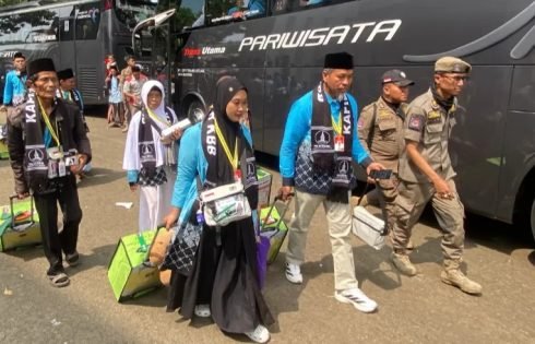 89 Jemaah Calon Haji Asal KBB Diberangkatkan