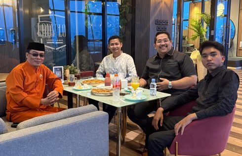 Bersama Dr. Bahtera Gurning, Dr. Dudung Nurullah Koswara, M.Pd Dorong Gelar Guru Besar Di Semua Jenjang Pendidikan