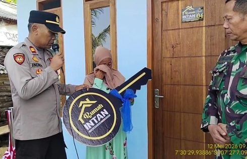 Rumah Reyot di Caringin Disulap Jadi Layak Huni, Aksi Polres Garut Bikin Warga Haru